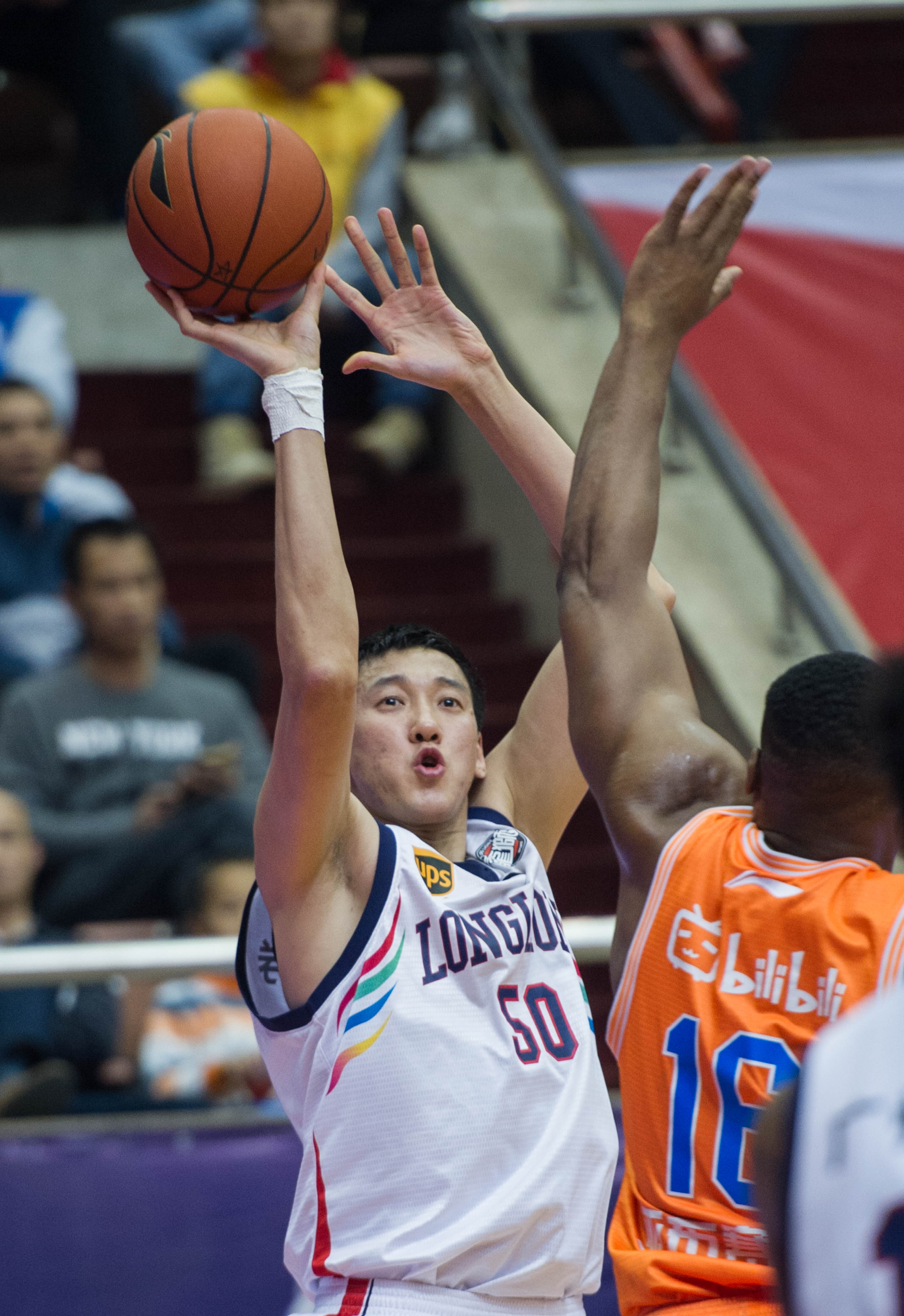 间的默契配 间的默契配